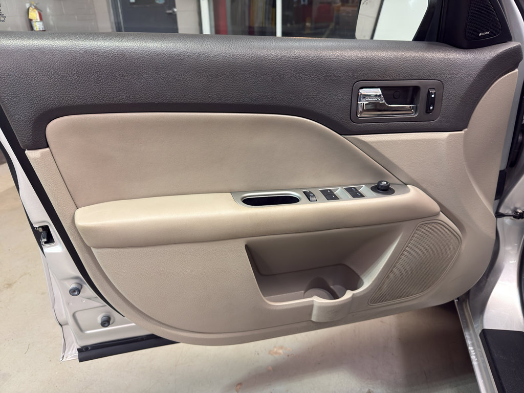 Used 2011 Ford Fusion SEL w/ 302A Rapid Spec Order Code image 14