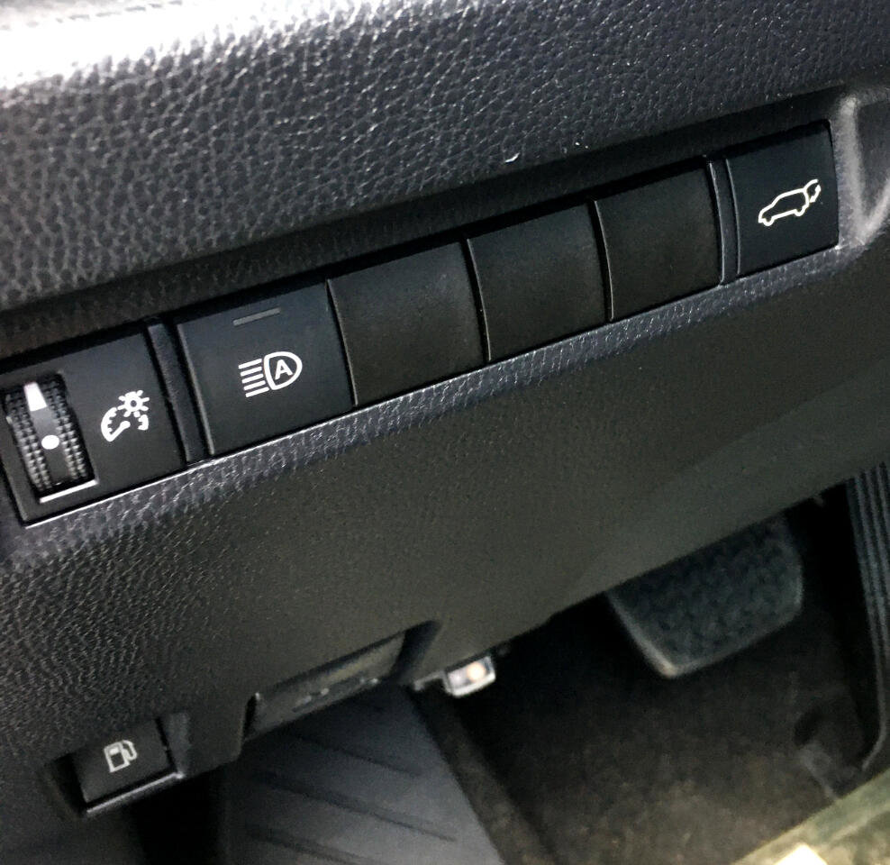 Used 2020 Toyota RAV4 XSE image 23