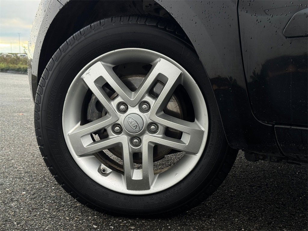 Used 2011 Kia Soul + w/ Audio Pkg image 25