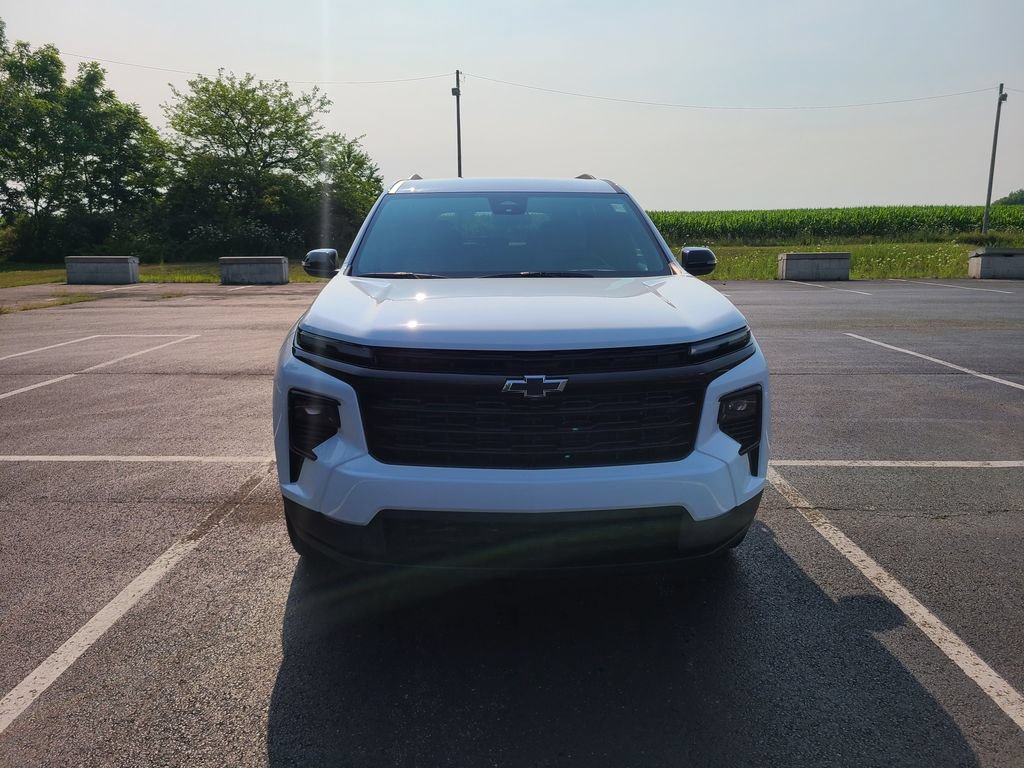 New 2026 Chevrolet Traverse LT w/ Midnight/Sport Edition AWD/4WD image 2