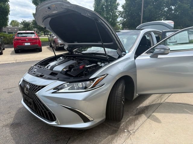 Used 2023 Lexus ES 350 w/ Accessory Package (Z1) FWD image 9