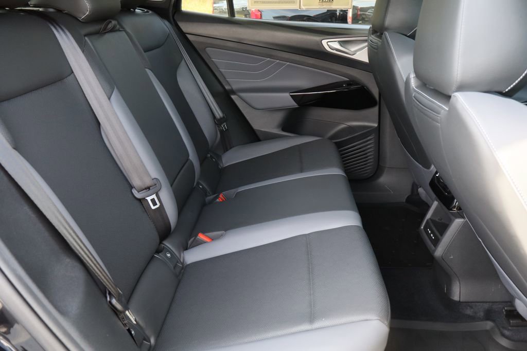 Used 2024 Volkswagen ID.4 S image 26