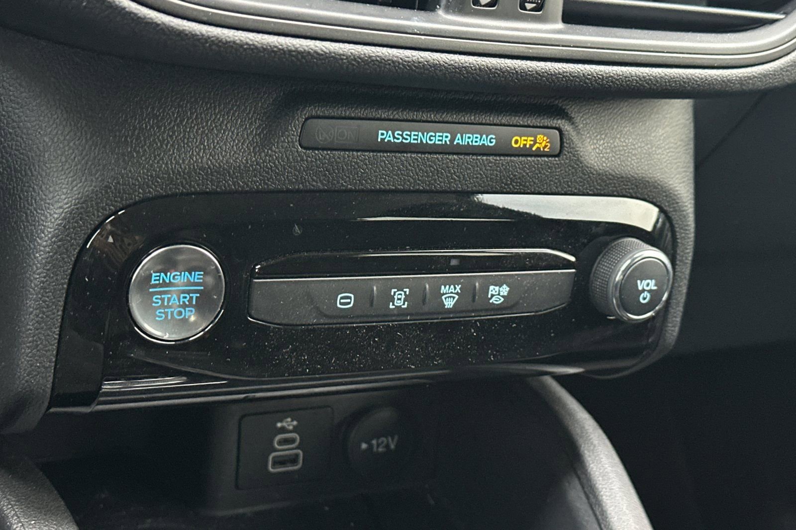 Used 2025 Ford Escape SE FWD image 17