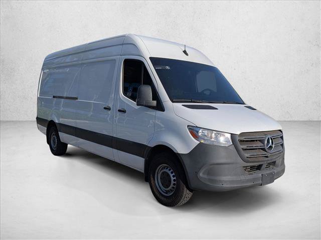 Used 2023 Mercedes-Benz Sprinter 2500 image 3