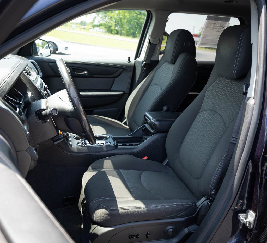 Used 2016 GMC Acadia SLE AWD/4WD image 19