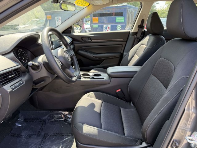 Used 2025 Nissan Altima 2.5 S FWD image 16