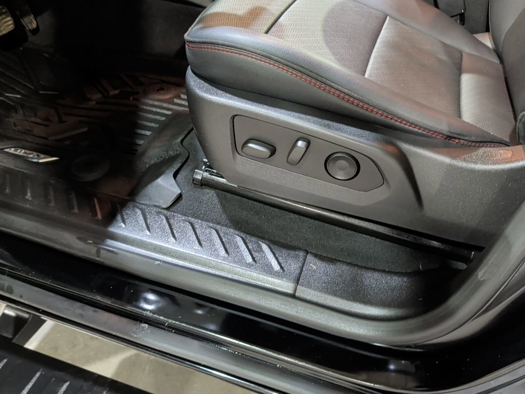 Used 2024 GMC Canyon AT4X image 14