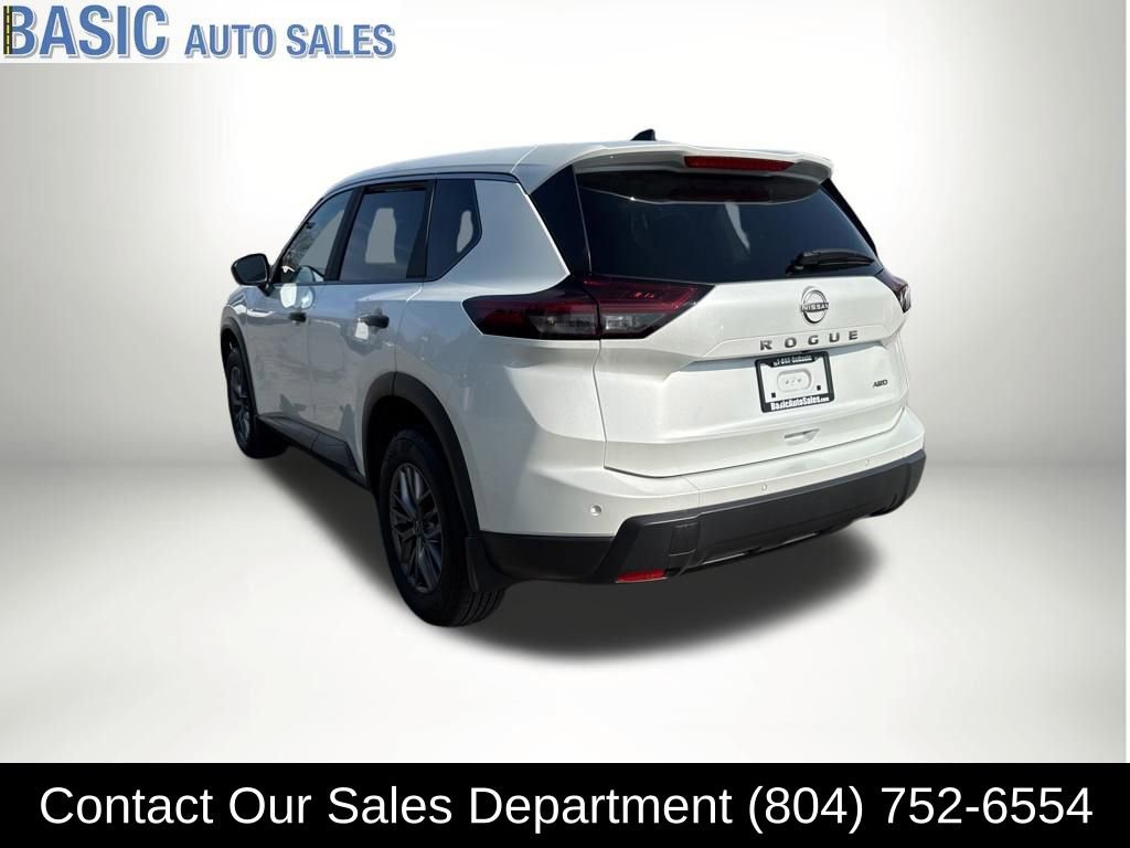Used 2025 Nissan Rogue S image 10