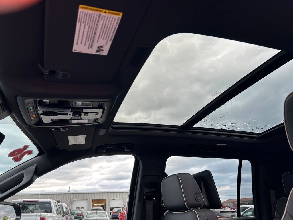 New 2026 GMC Yukon XL Elevation AWD/4WD image 25