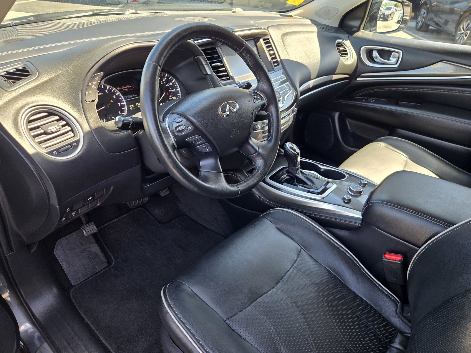 Used 2018 INFINITI QX60 AWD w/ Premium Plus Package image 10