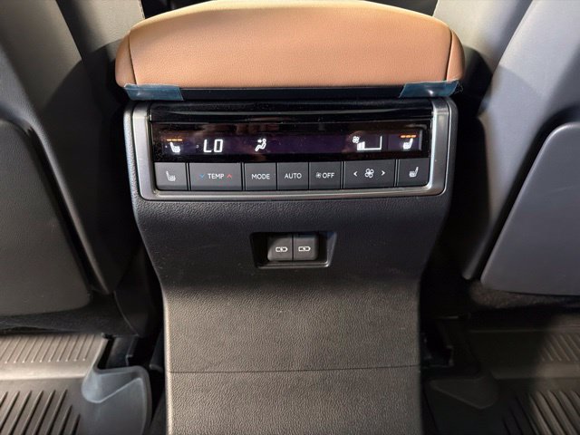 Used 2024 Lexus GX 550 w/ Accessory Package (Z1) AWD/4WD image 31