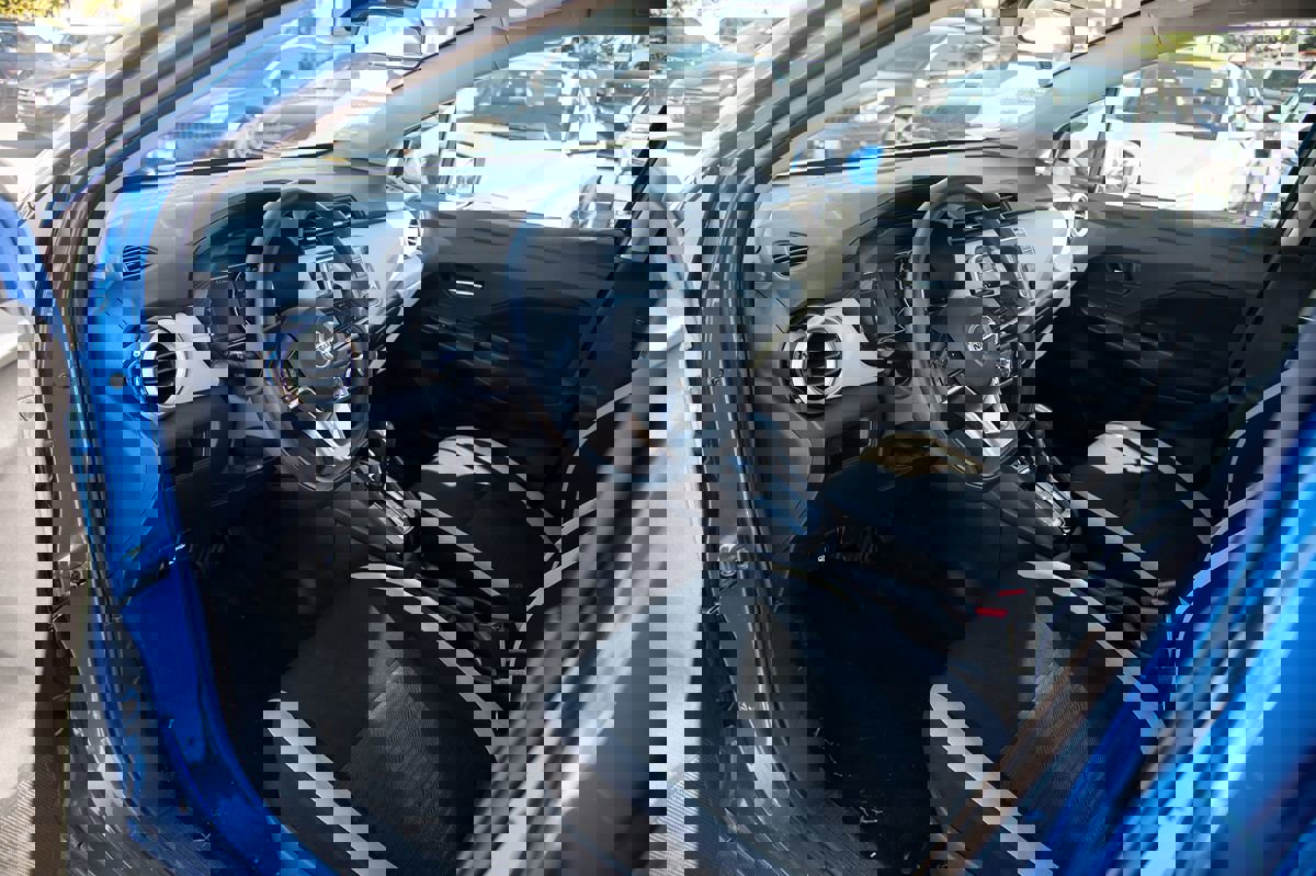 Used 2021 Nissan Versa SV image 13