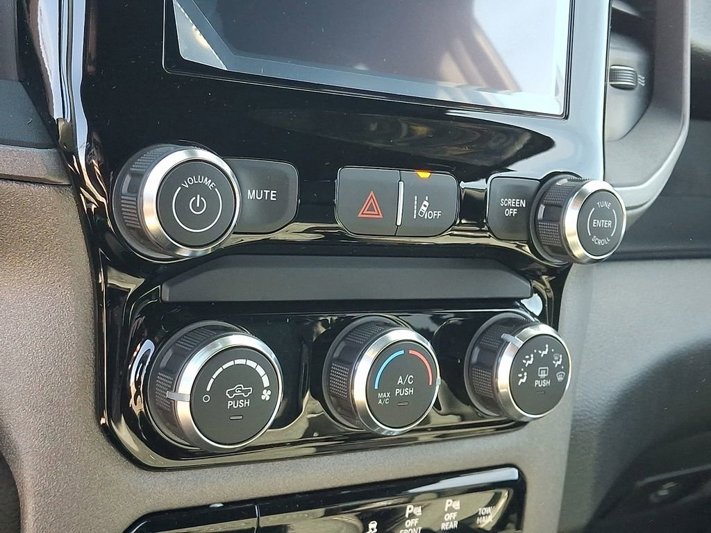New 2026 RAM 1500 Classic Warlock AWD/4WD image 17