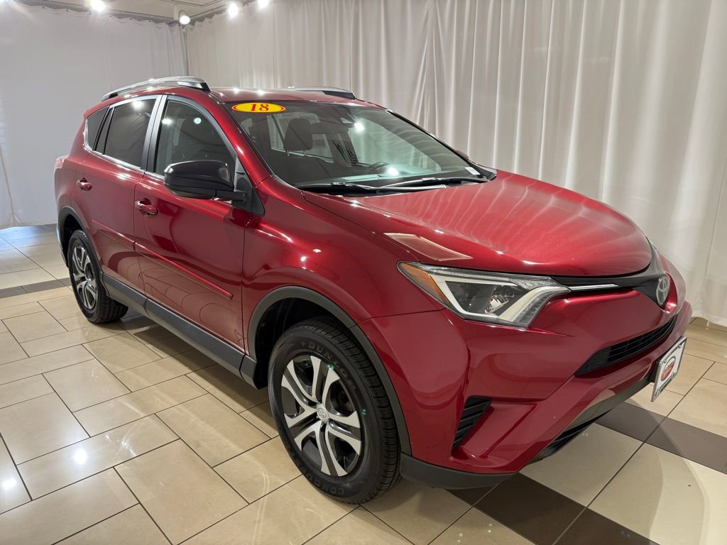 Used 2018 Toyota RAV4 LE image 7