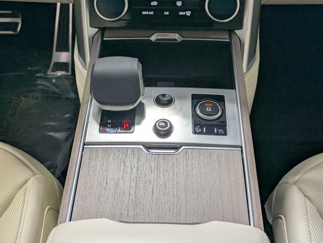 Used 2023 Land Rover Range Rover SE image 12
