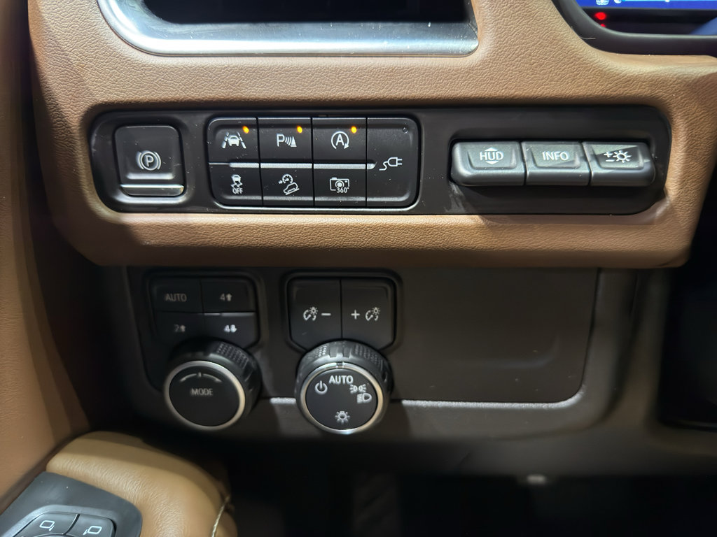 Used 2022 Chevrolet Suburban High Country AWD/4WD image 34