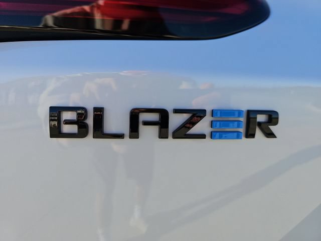New 2026 Chevrolet Blazer EV RS FWD image 32