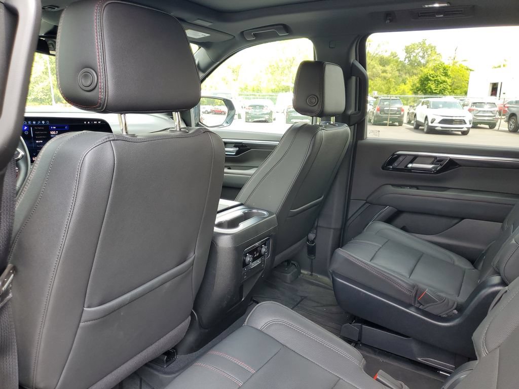Certified 2025 Chevrolet Suburban RST w/ RST Capability Package AWD/4WD image 33