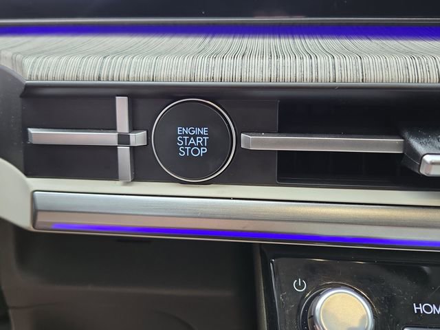 Certified 2025 Hyundai Santa Fe Calligraphy image 10