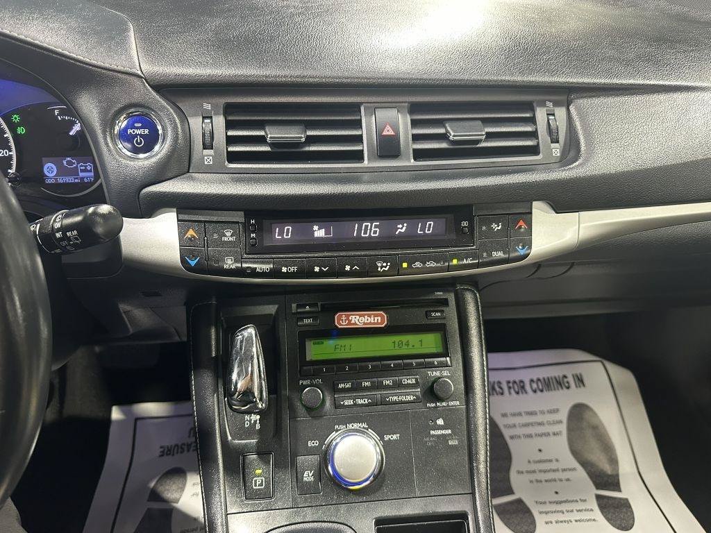 Used 2013 Lexus CT 200h FWD image 17