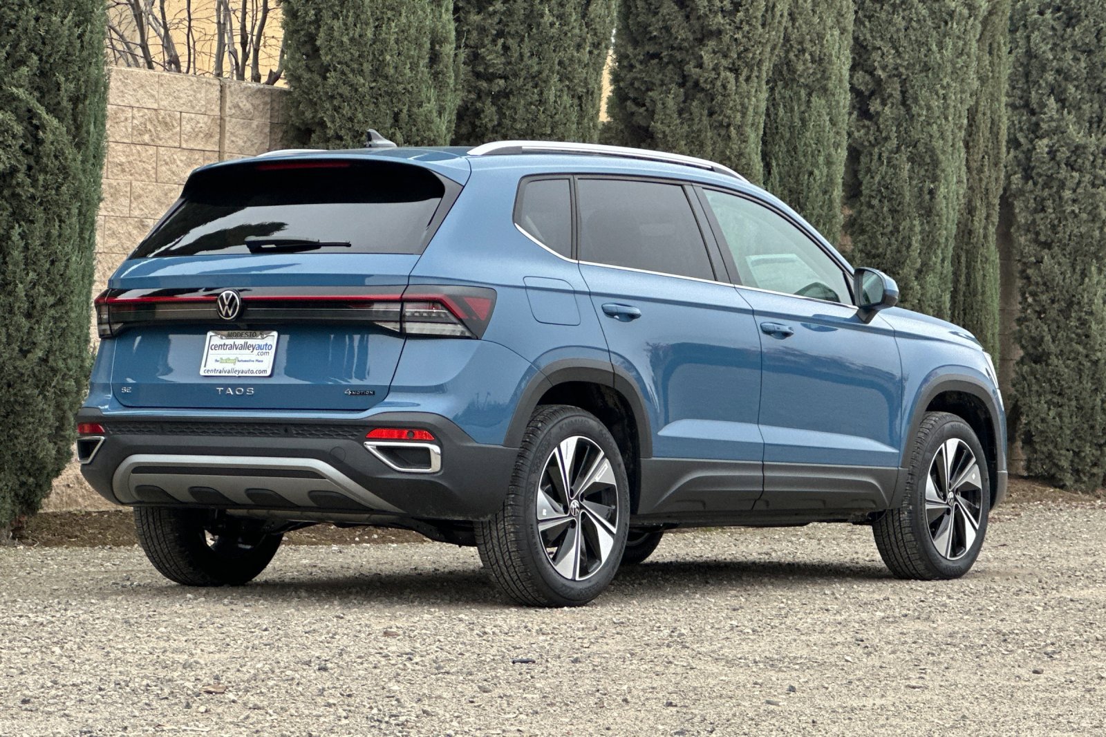 New 2026 Volkswagen Taos SE image 4