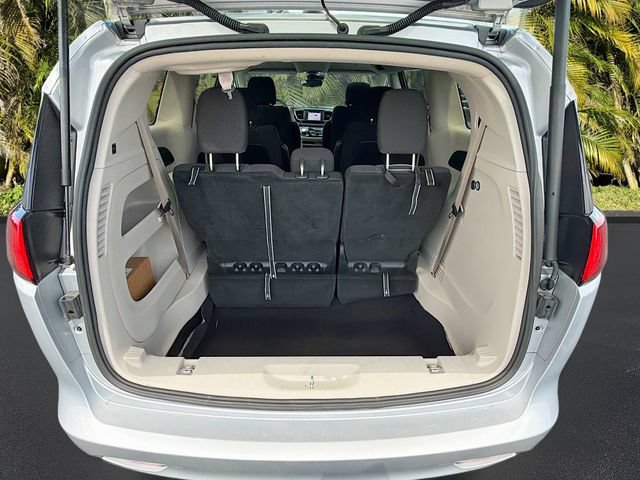 Used 2023 Chrysler Voyager LX FWD image 26