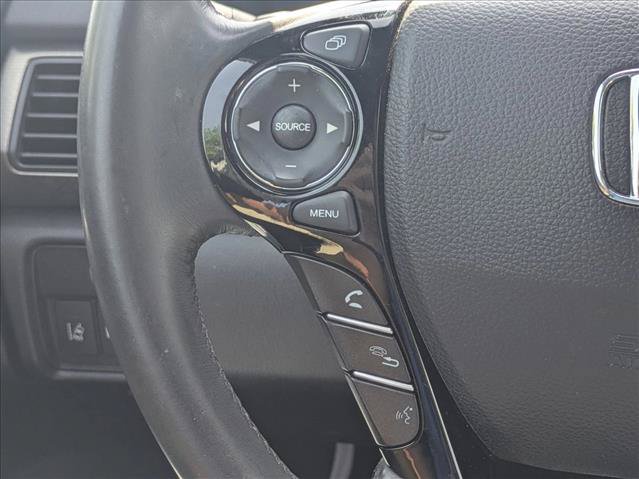 Used 2017 Honda Accord Touring image 11