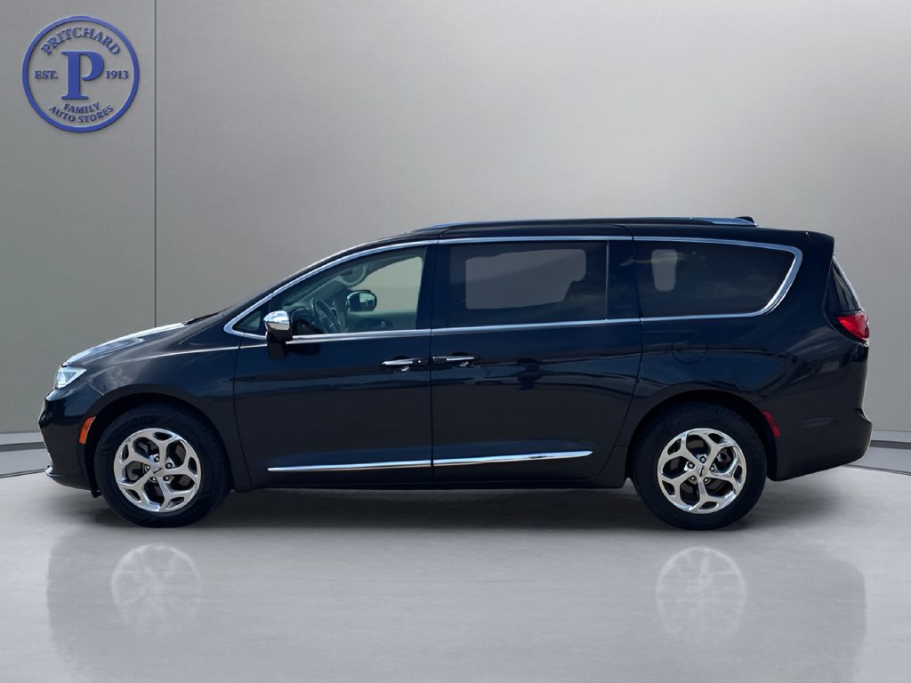 Used 2021 Chrysler Pacifica Limited w/ Premium & Safety Sphere Group AWD/4WD image 4