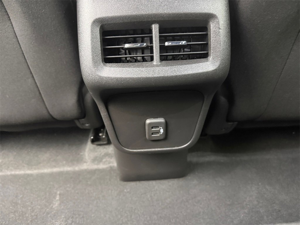 Used 2023 Chevrolet Equinox LT w/ Driver Convenience Package image 29