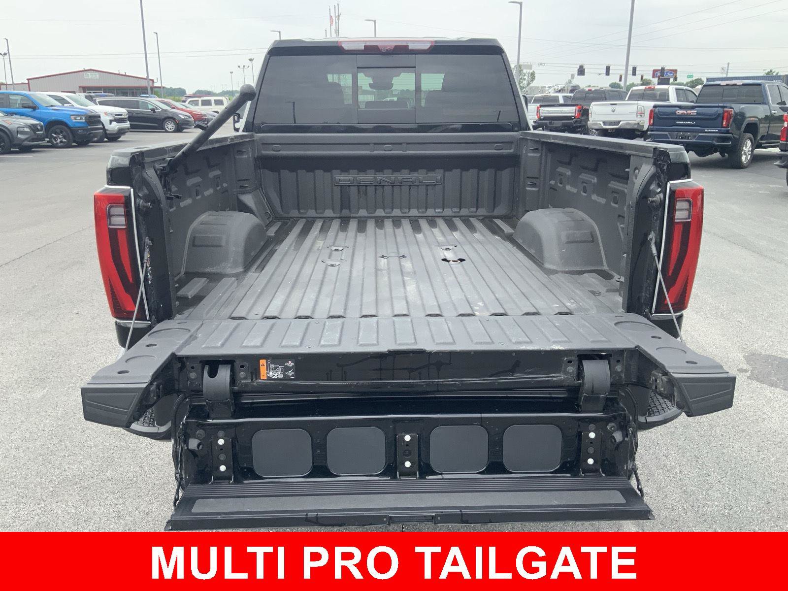 Used 2024 GMC Sierra 3500 Denali w/ Denali Reserve Package AWD/4WD image 11