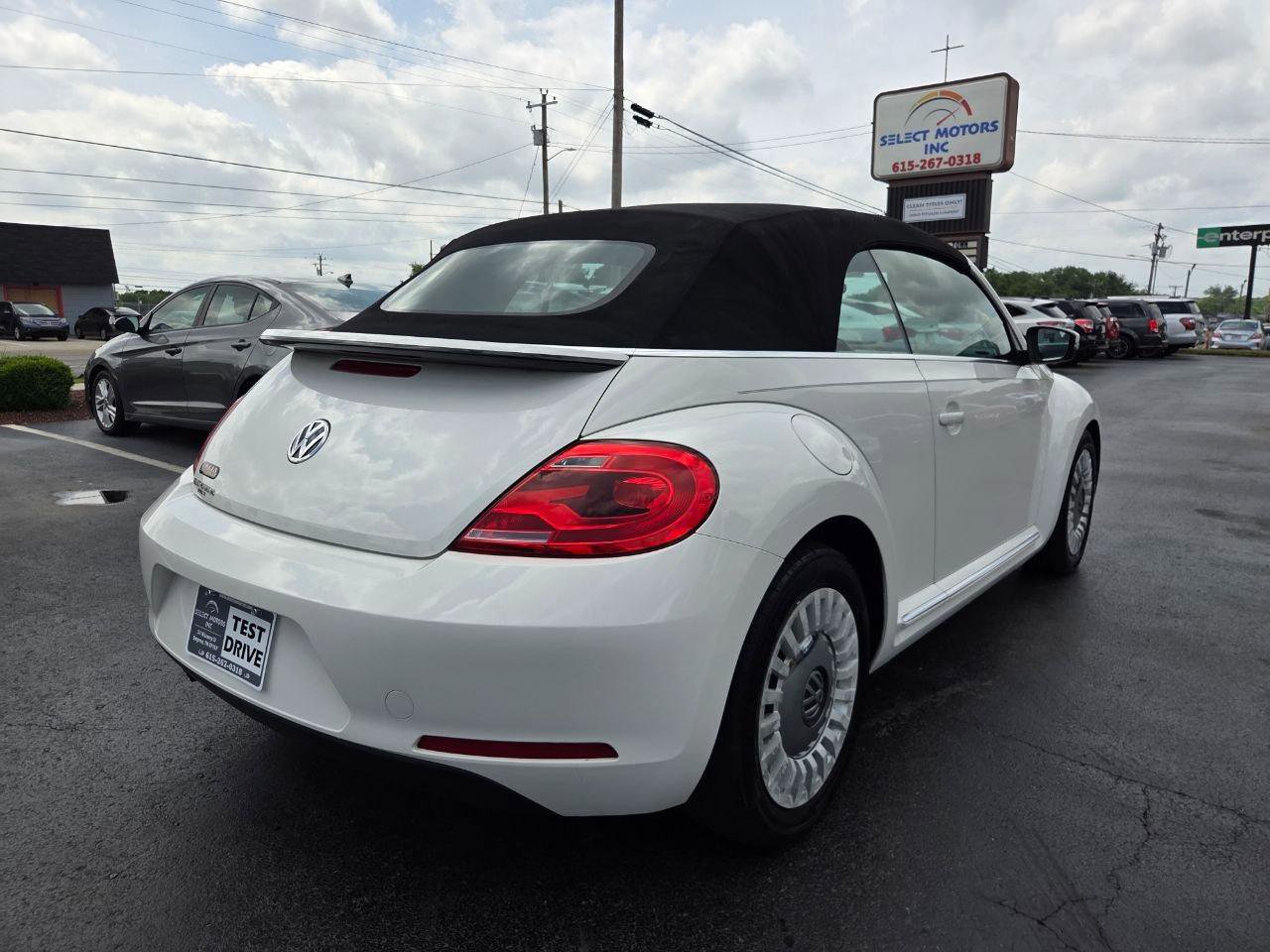 Used 2013 Volkswagen Beetle 2.5 FWD image 5