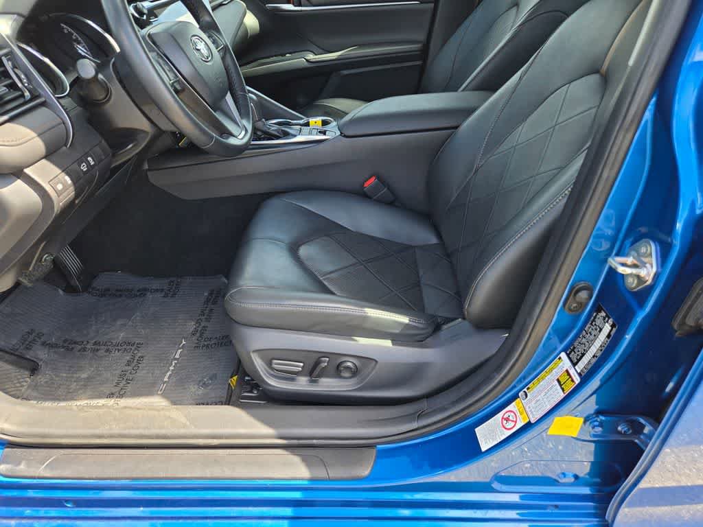 Used 2019 Toyota Camry XLE w/ Carpet Mat Package FWD image 18