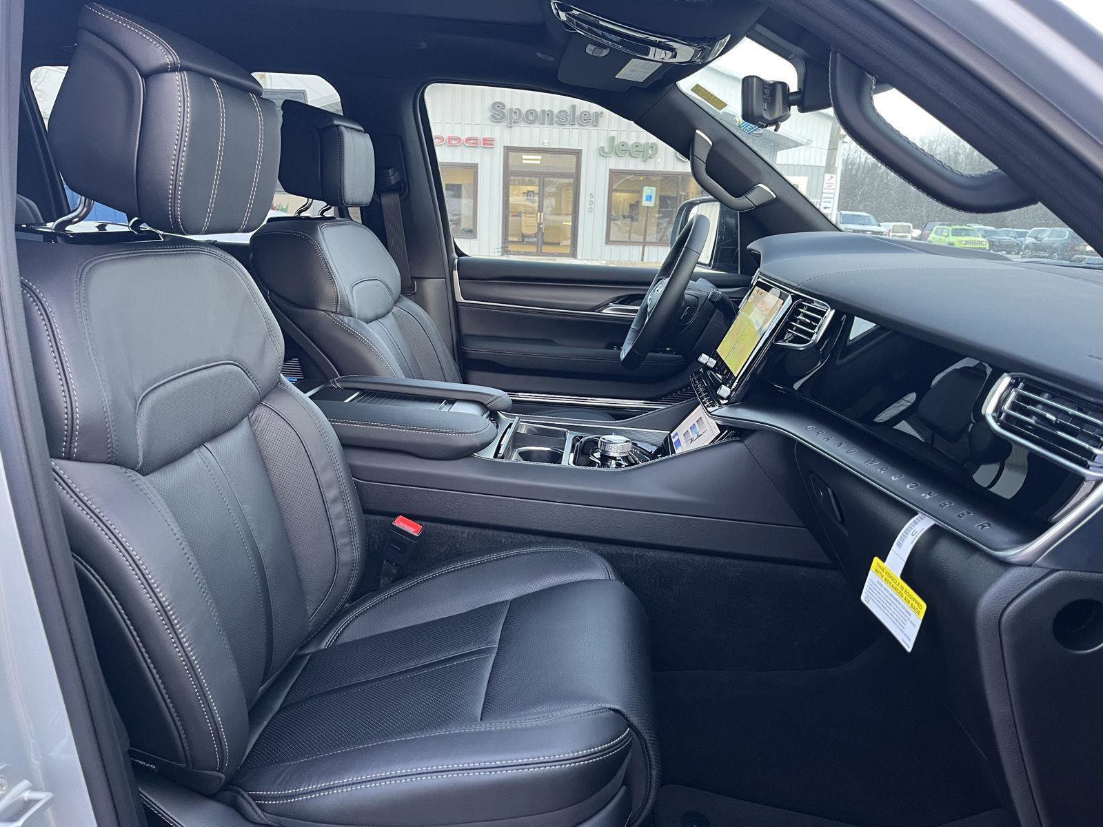 New 2026 Jeep Grand Wagoneer L Summit w/ Premium Group III image 42