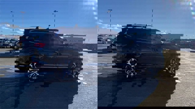 Used 2022 Volkswagen Atlas SEL Premium image 9