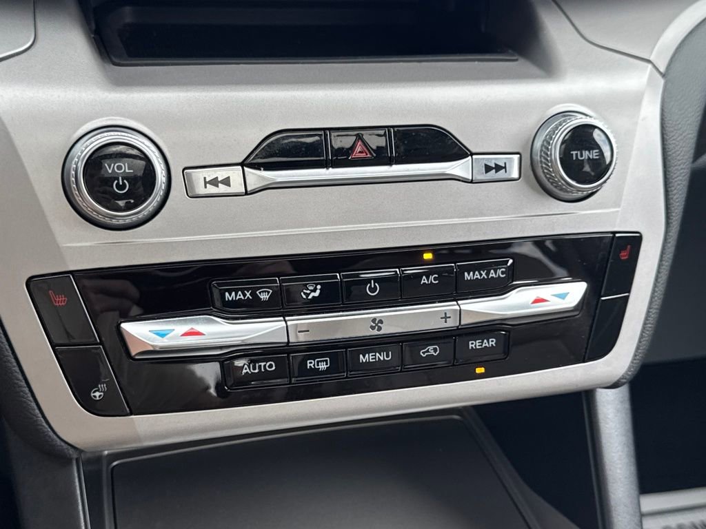 Used 2023 Ford Explorer XLT w/ Equipment Group 202A image 46