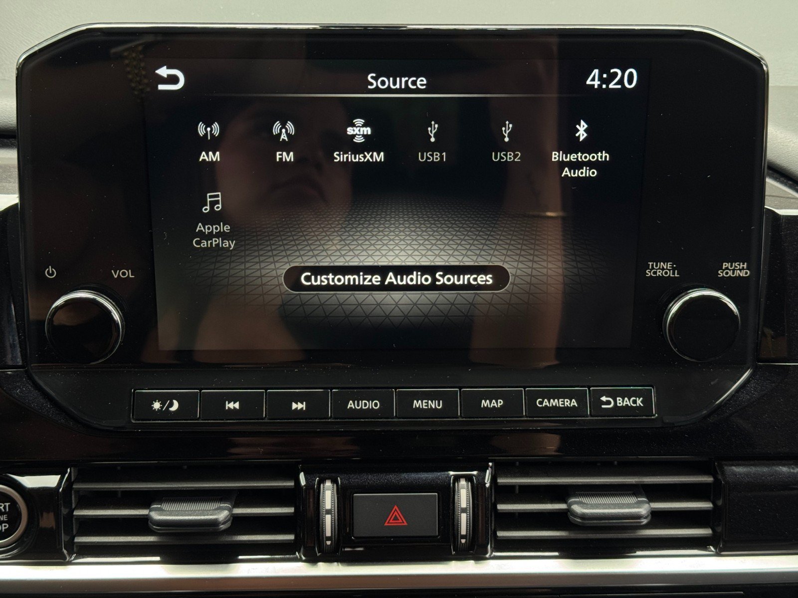 Used 2024 Nissan Pathfinder Platinum FWD image 27