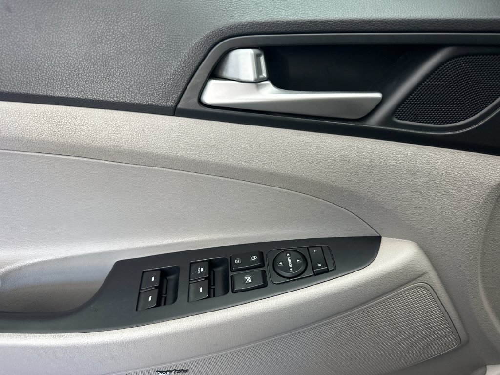 Used 2020 Hyundai Tucson AWD image 10