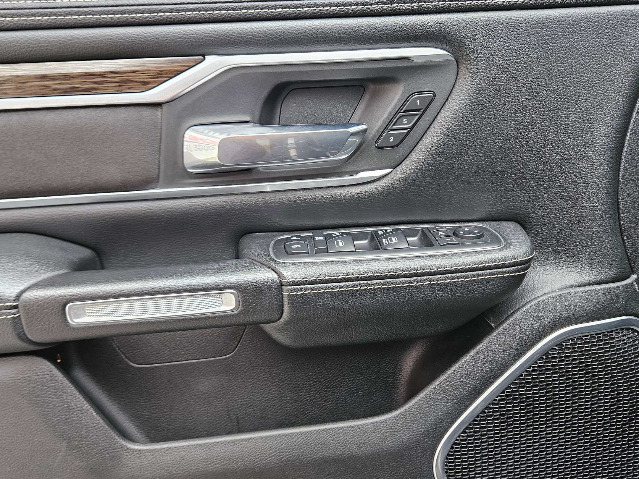 Used 2019 RAM 1500 Laramie image 18