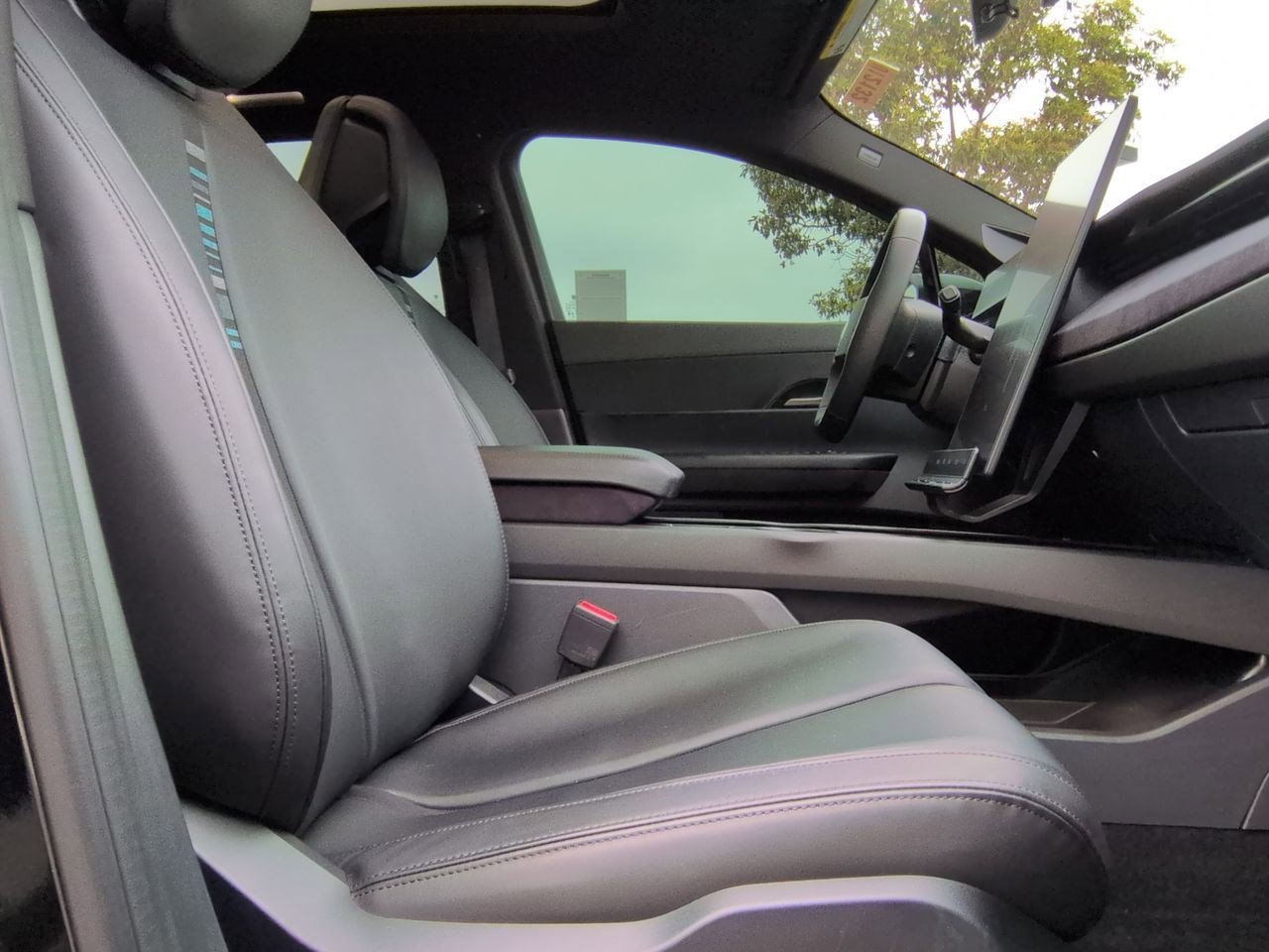 Used 2023 Fisker Ocean Ultra AWD/4WD image 26