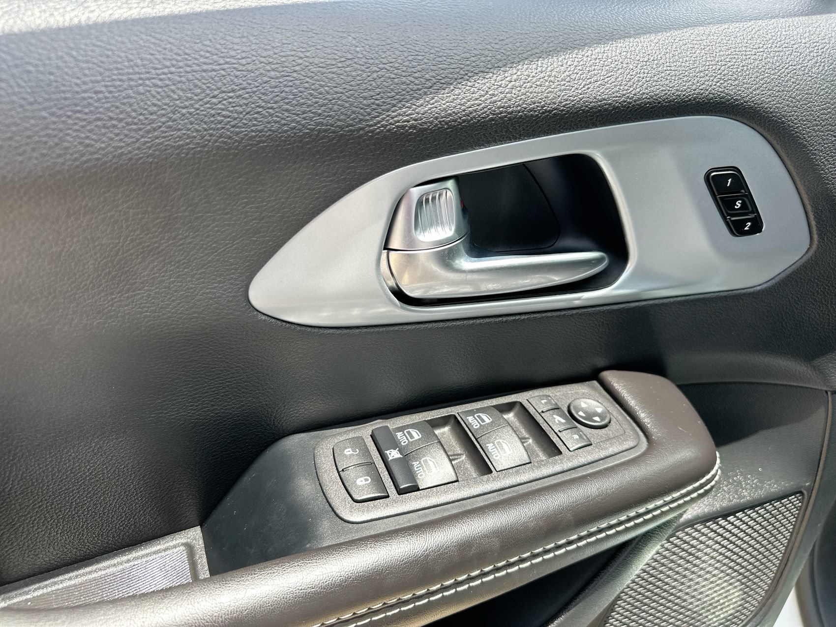 Used 2026 Chrysler Pacifica Limited AWD/4WD image 13