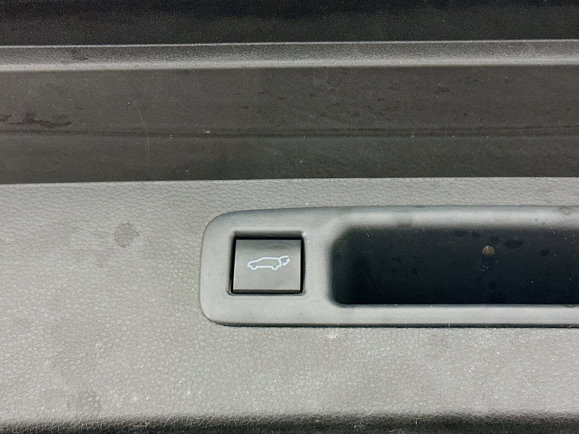 Used 2023 Toyota Highlander LE image 32