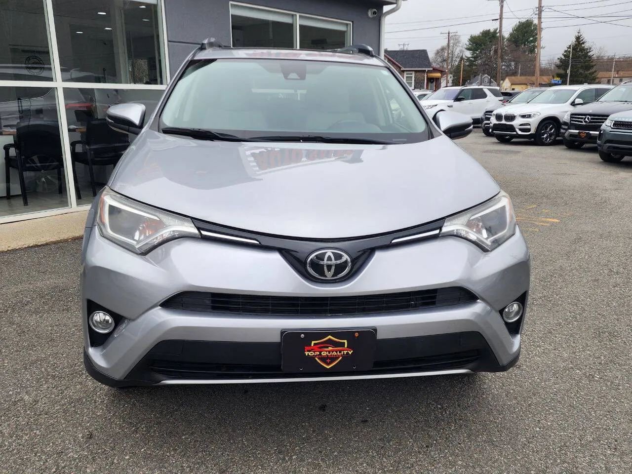 Used 2018 Toyota RAV4 XLE image 2