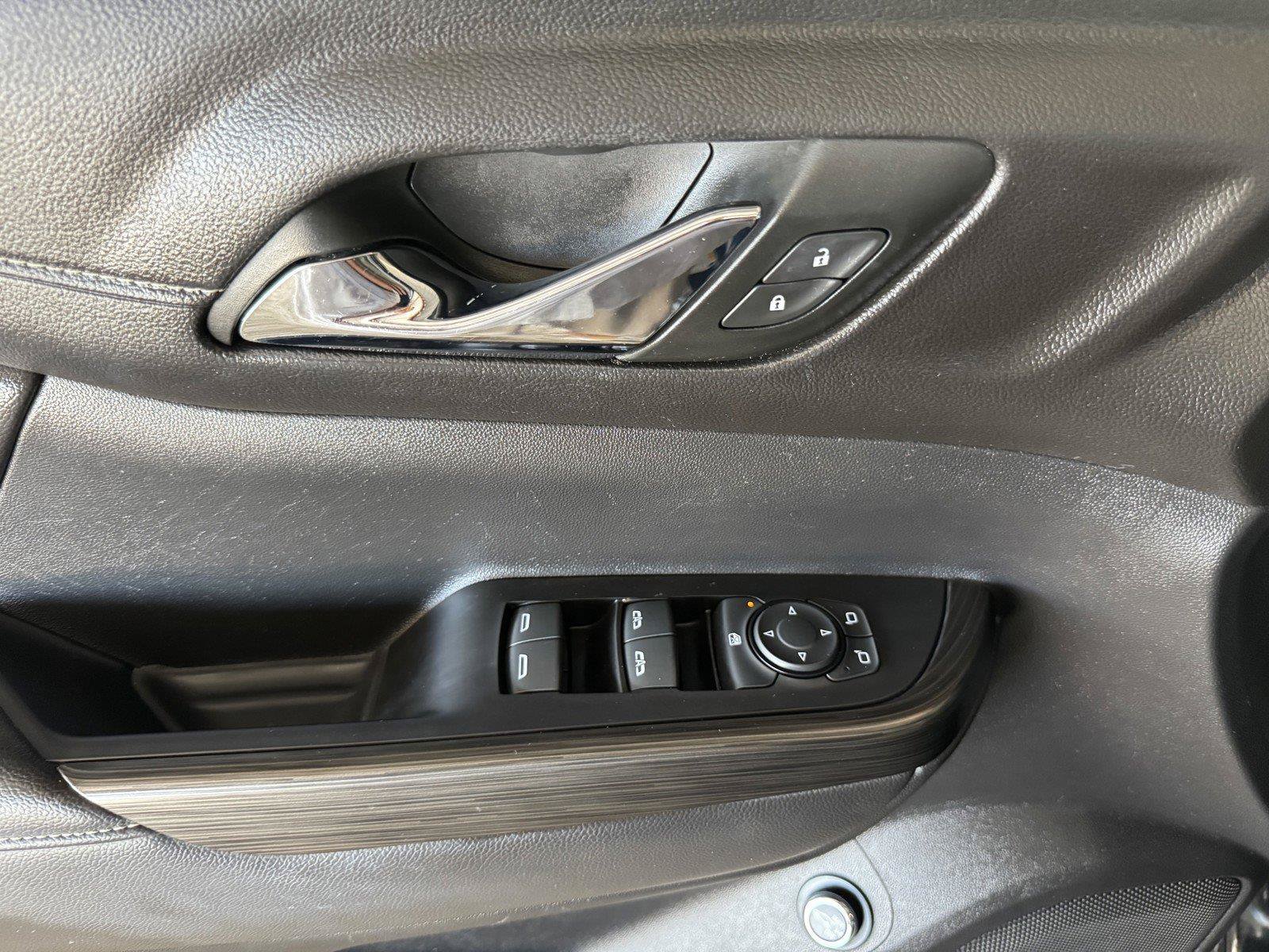 Used 2023 GMC Acadia SLT FWD image 25