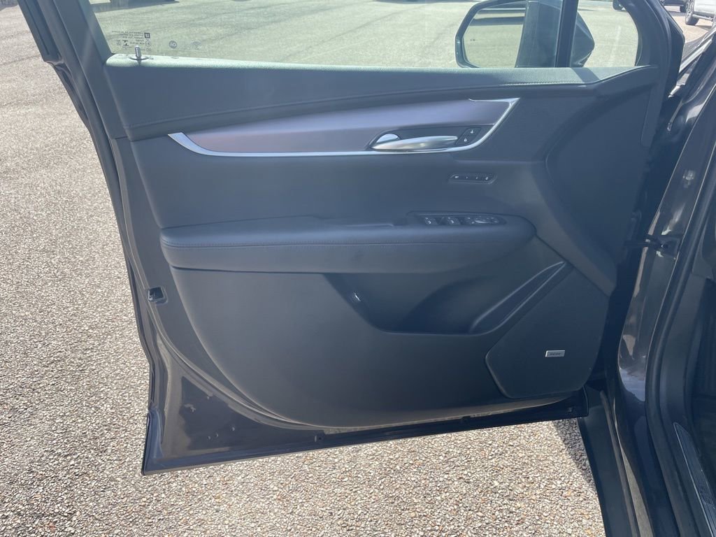 Used 2019 Cadillac XT5 Luxury w/ Advanced Security Package image 11