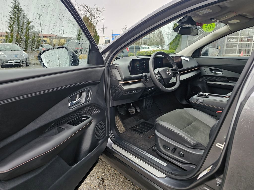 Used 2024 Nissan Ariya AWD image 14