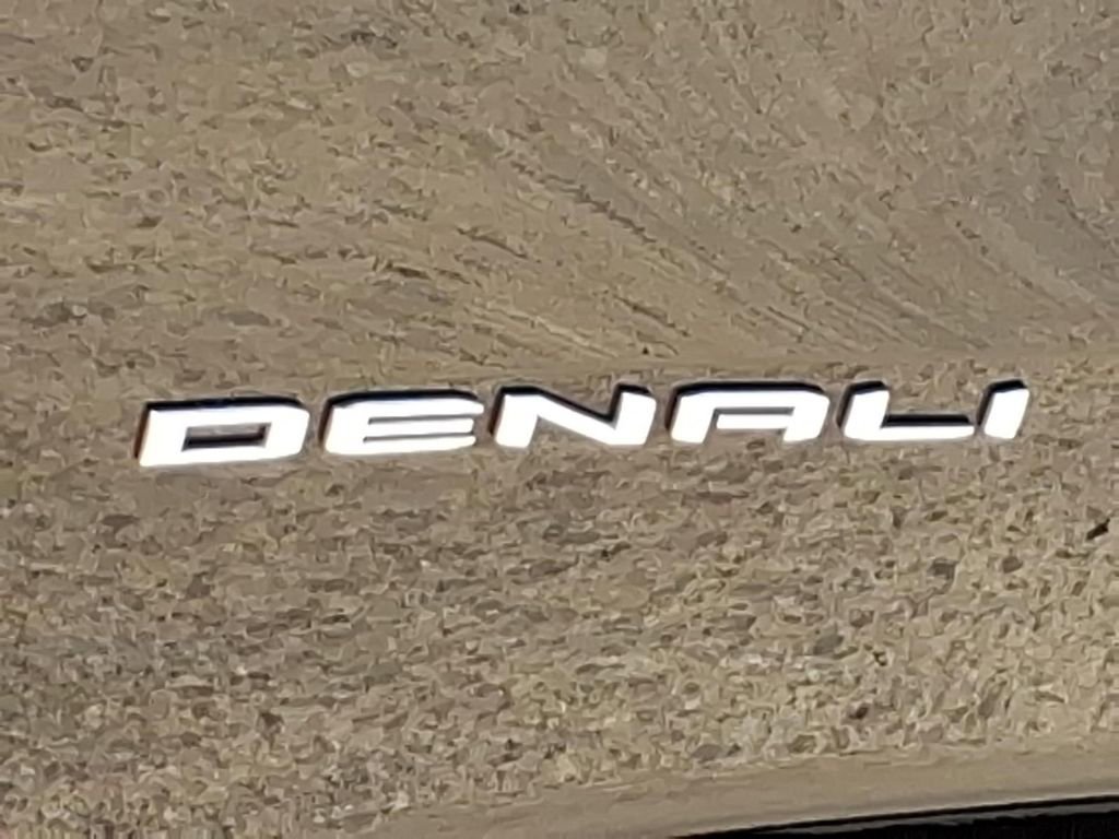 Certified 2025 GMC Acadia Denali w/ Super Cruise Package image 10