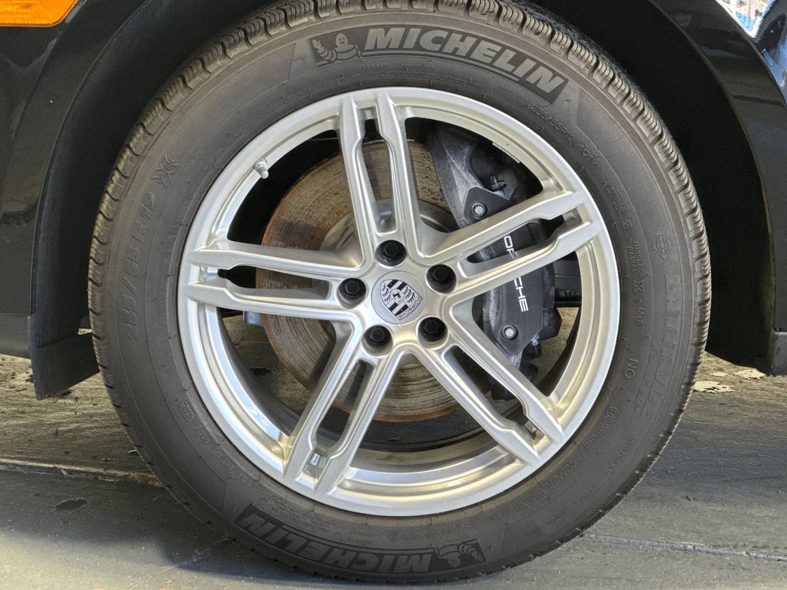 Certified 2025 Porsche Macan image 33