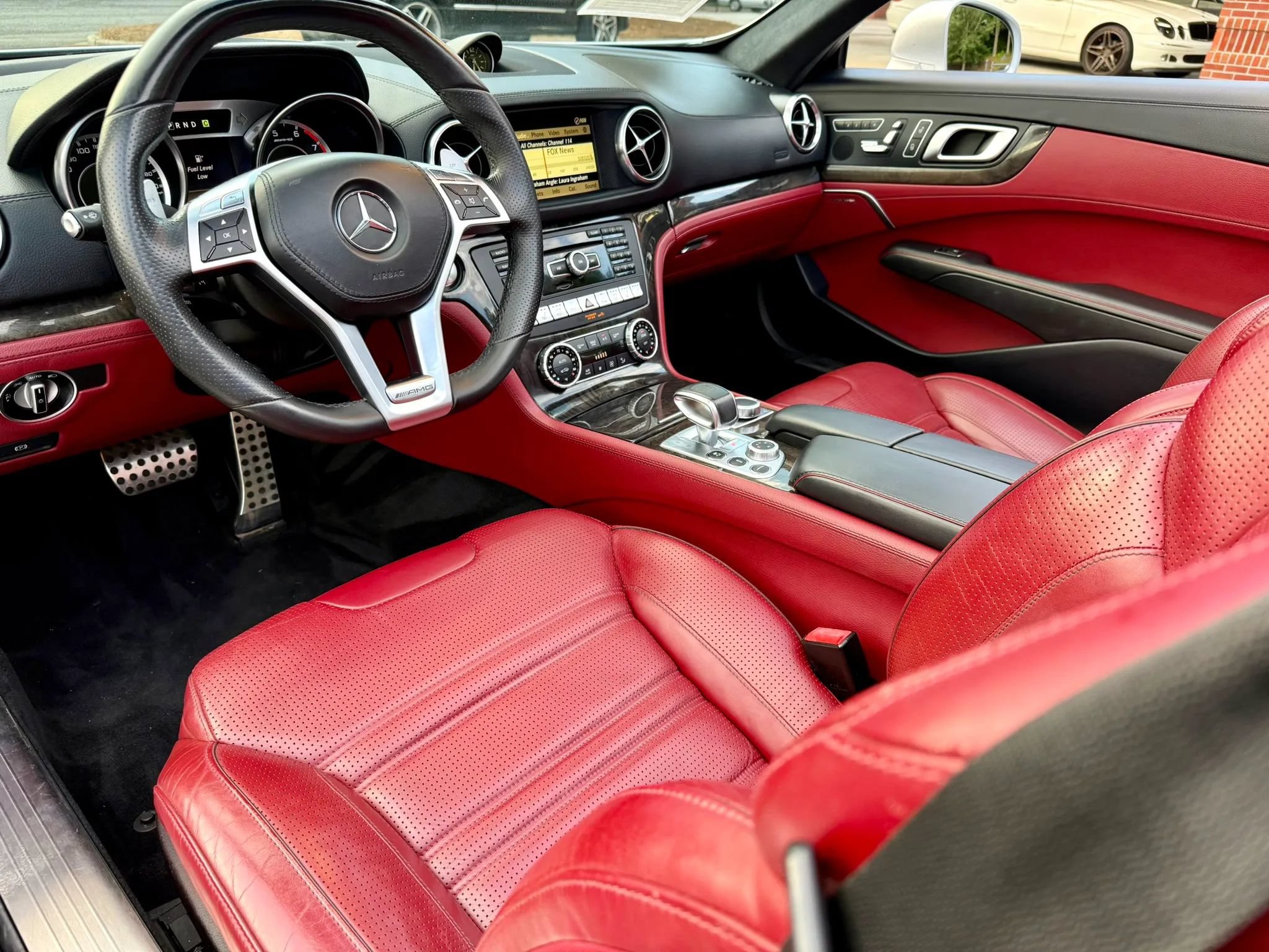 Used 2013 Mercedes-Benz SL 63 AMG w/ Premium Pkg image 37
