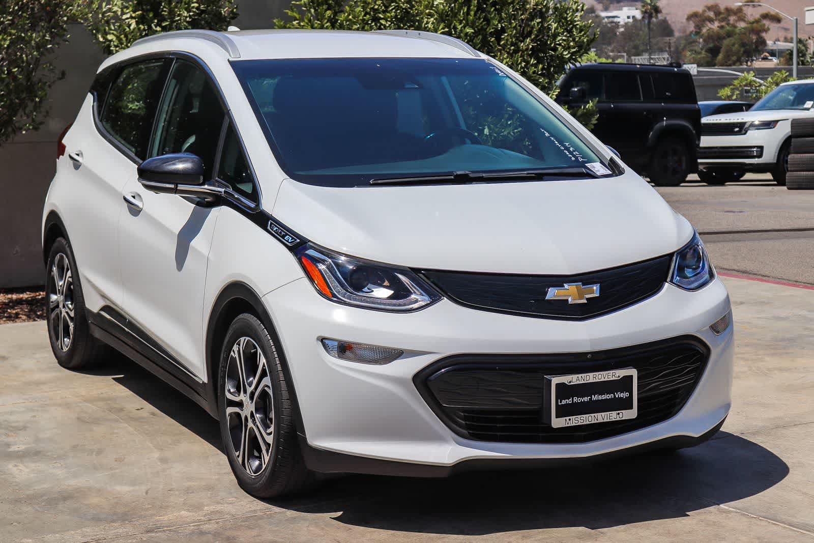 Used 2020 Chevrolet Bolt Premier w/ Infotainment Package FWD image 3
