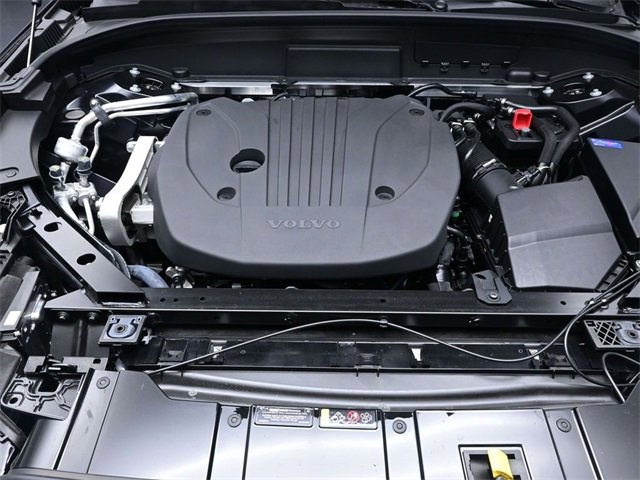 Used 2025 Volvo XC60 B5 Plus w/ Protection Package Premier image 31